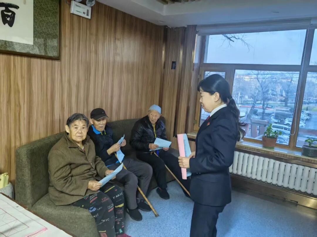铁锋：法润桑榆暖金秋 守护最美夕阳红